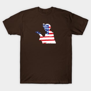 US Soldier holding a little bird USA Flag T-Shirt